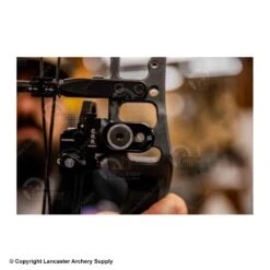 Hamskea Epsilon Arrow Rest (Universal Bracket) 10 Hamskea Epsilon Arrow Rest (Universal Bracket) -Shooting Store 1030643 inuse2